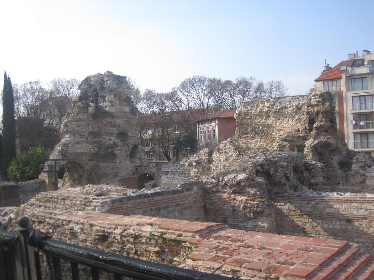 Nadejda *